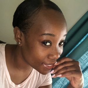 Meet your Posher, Dana